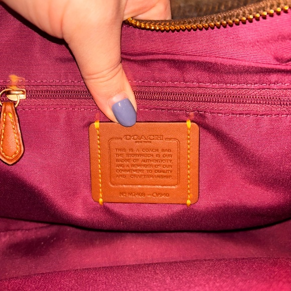 Coach Teri Hobo Bag In Signature Canvas - Picture 3 of 4